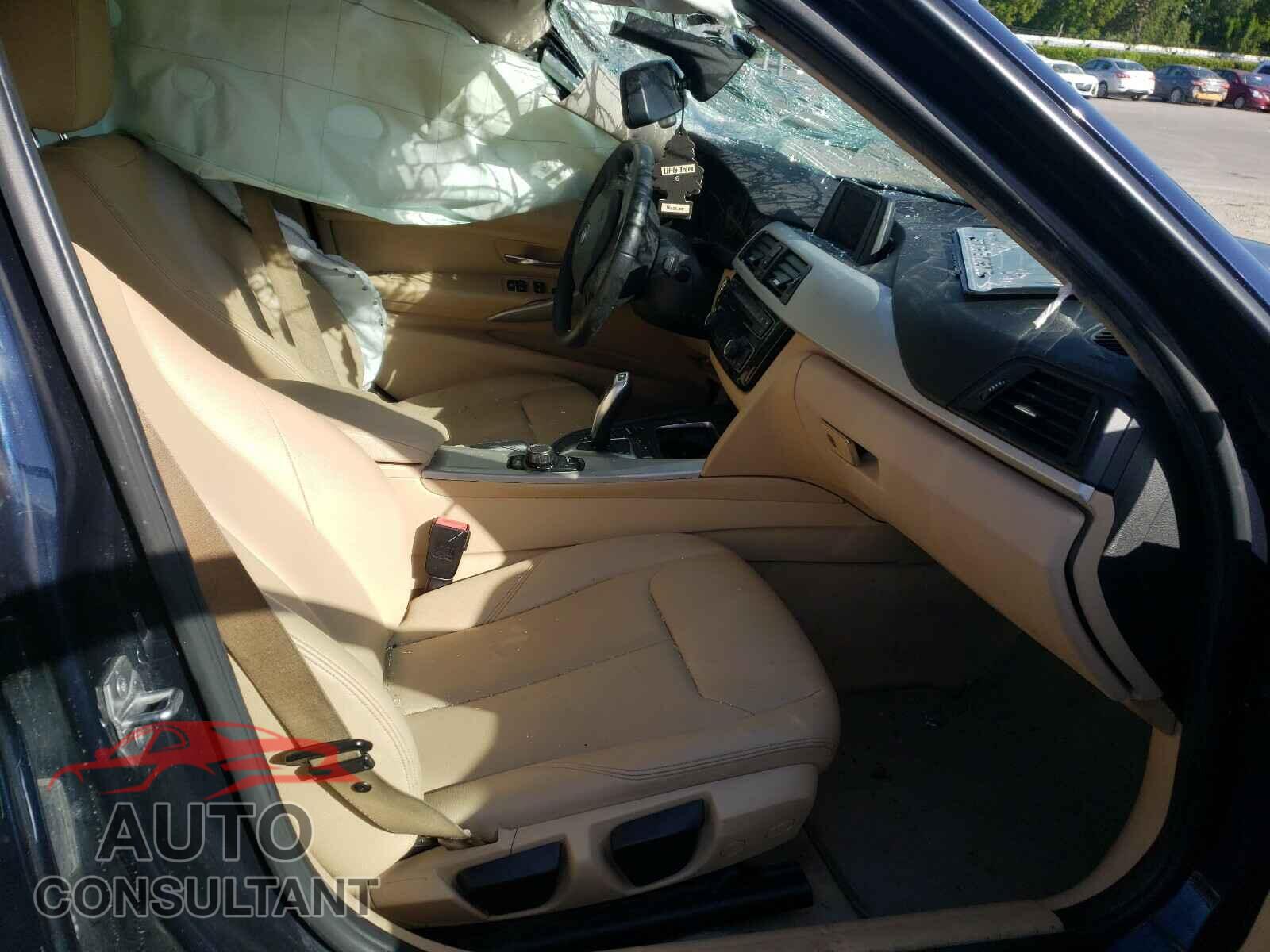 BMW 3 SERIES 2016 - WBA8E1G54GNU10421