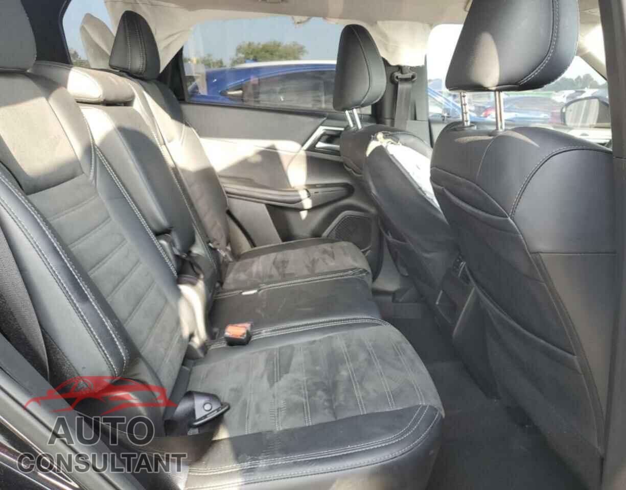 MITSUBISHI OUTLANDER 2024 - JA4J3VA87RZ072037