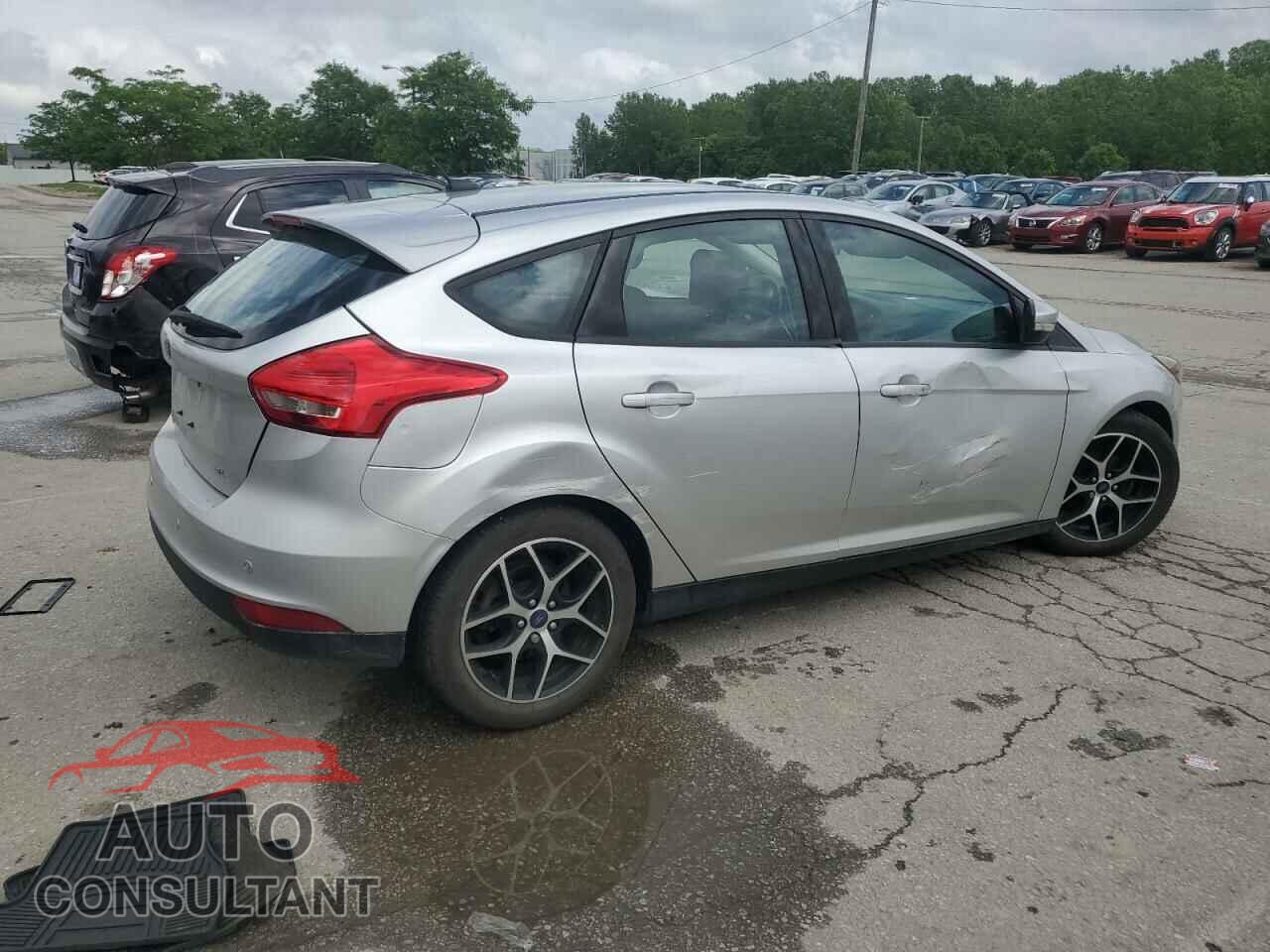 FORD FOCUS 2017 - 1FADP3M2XHL295327