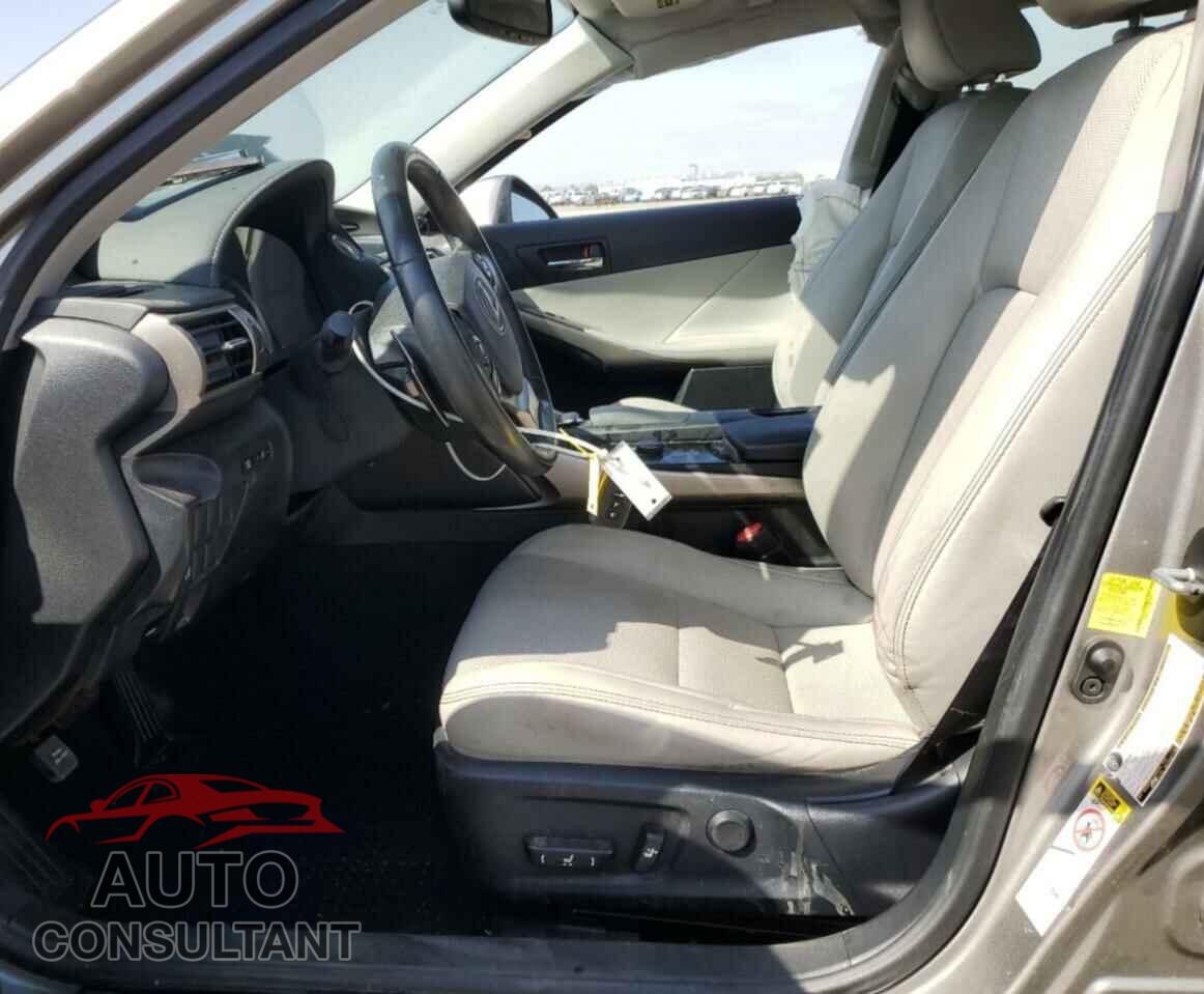 LEXUS IS 2014 - JTHBF1D25E5011335