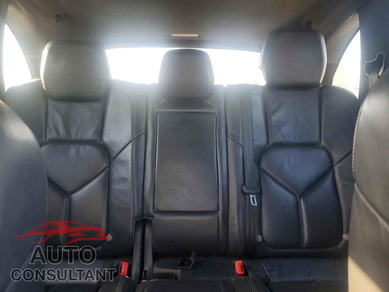 PORSCHE CAYENNE 2011 - WP1AB2A25BLA42058