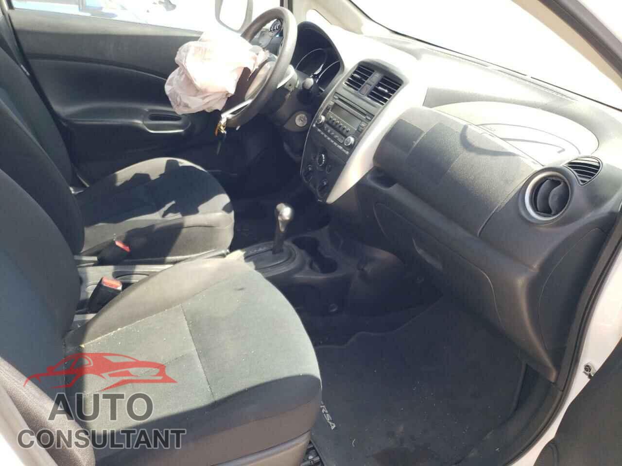 NISSAN VERSA 2017 - 3N1CE2CP3HL378110