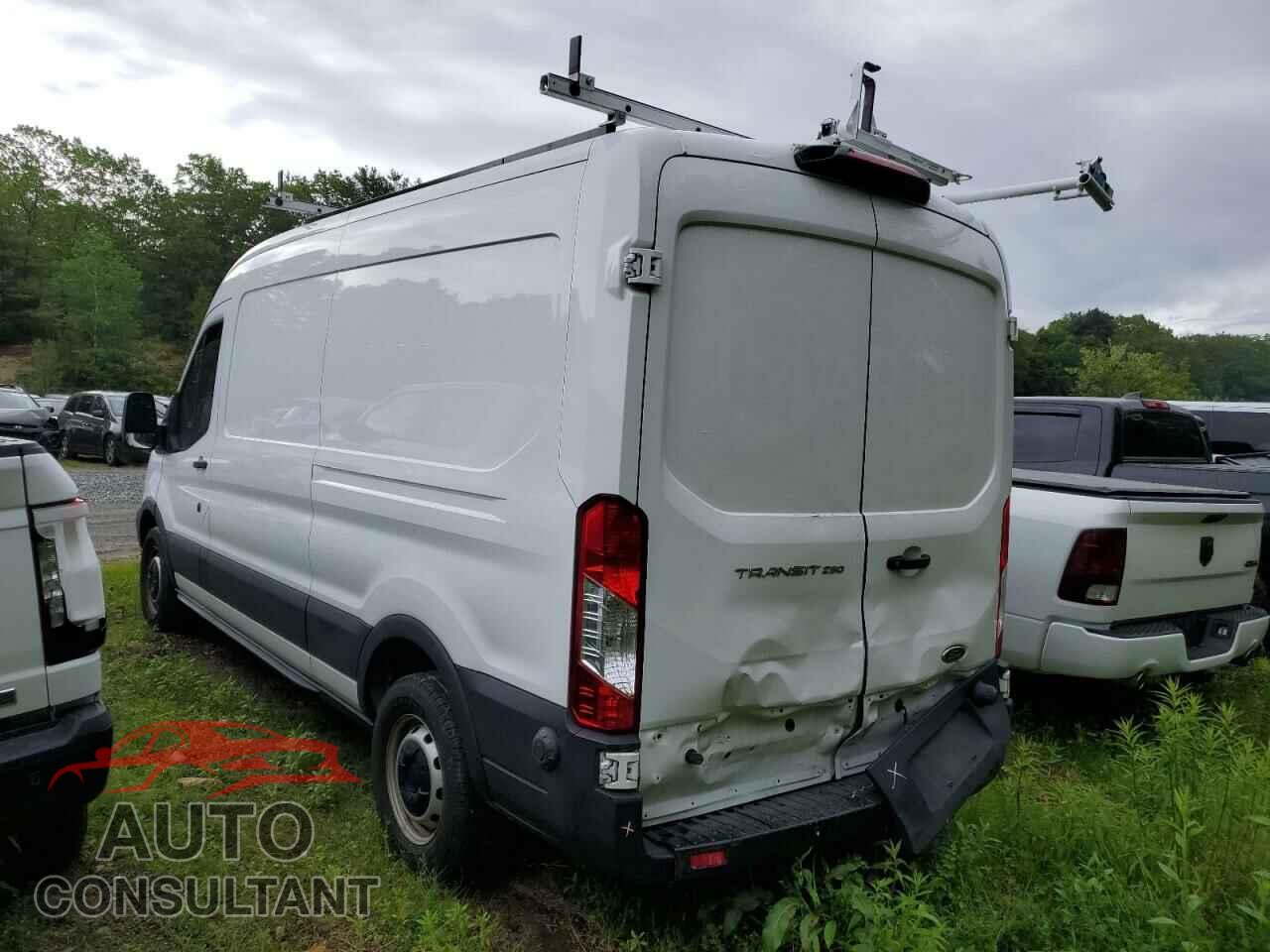 FORD TRANSIT 2019 - 1FTYR2CM4KKB41356