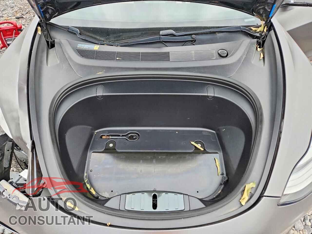 TESLA MODEL 3 2018 - 5YJ3E1EB2JF079236