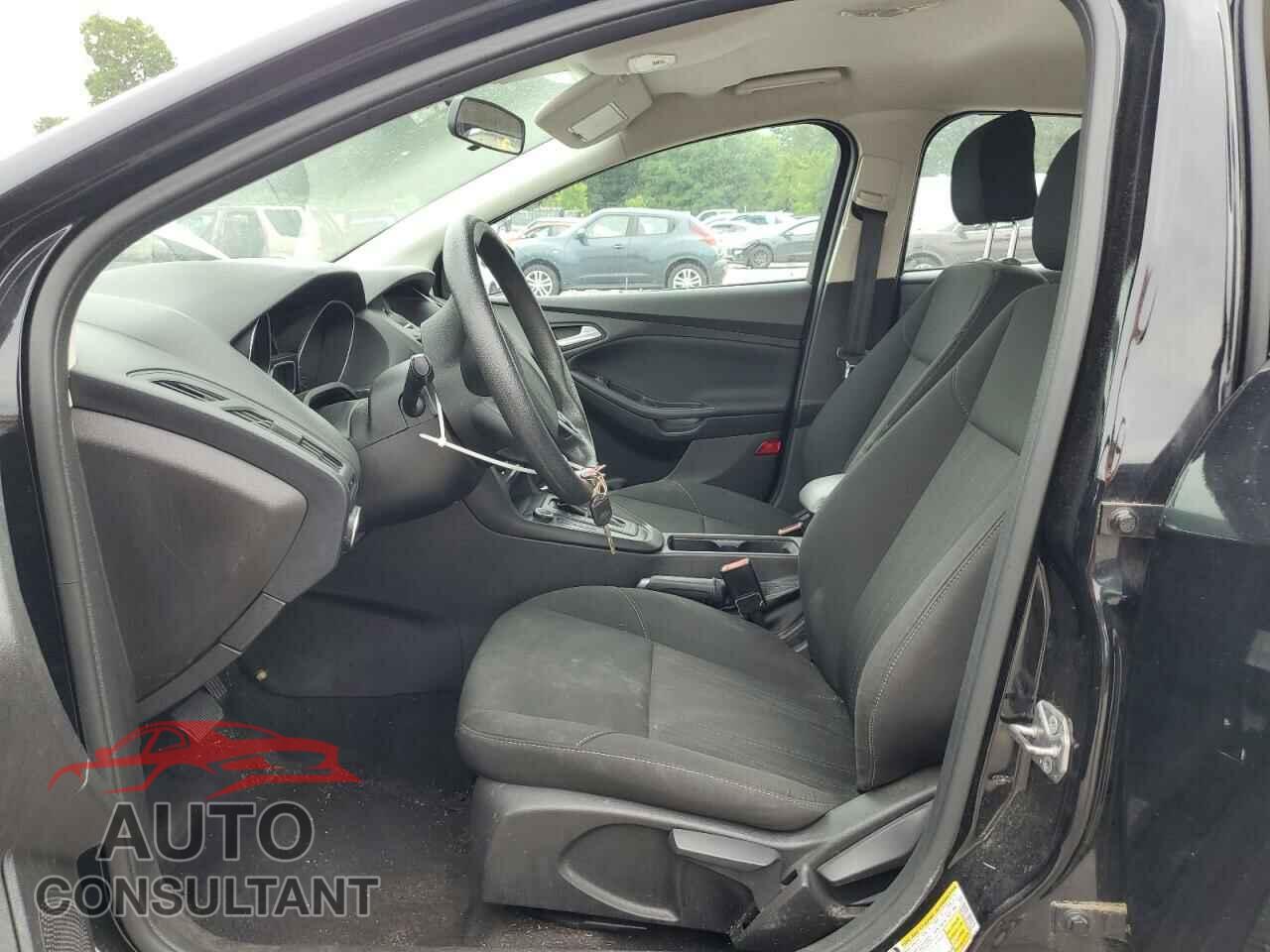 FORD FOCUS 2017 - 1FADP3K28HL312984