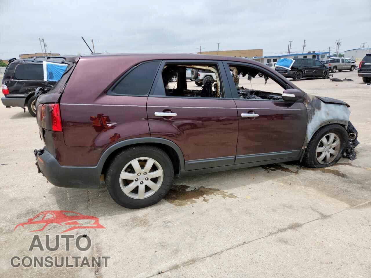 KIA SORENTO 2013 - 5XYKT3A10DG373077