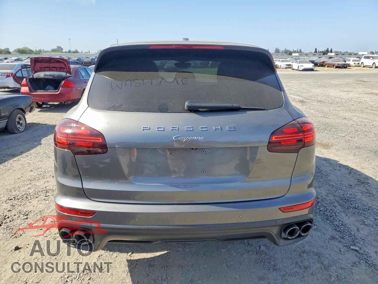 PORSCHE CAYENNE 2016 - WP1AA2A26GLA10696
