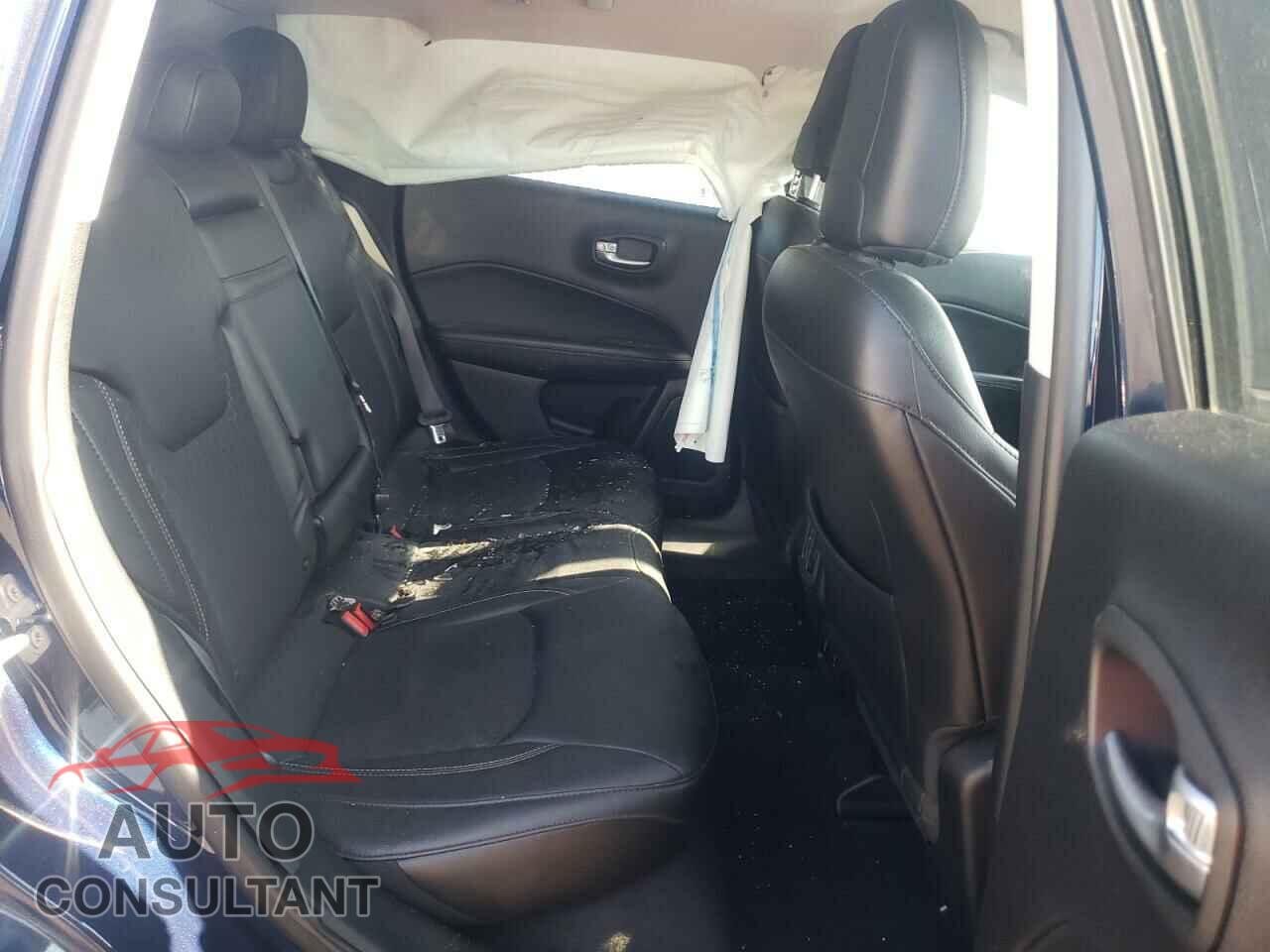 JEEP COMPASS 2018 - 3C4NJDBB0JT233003