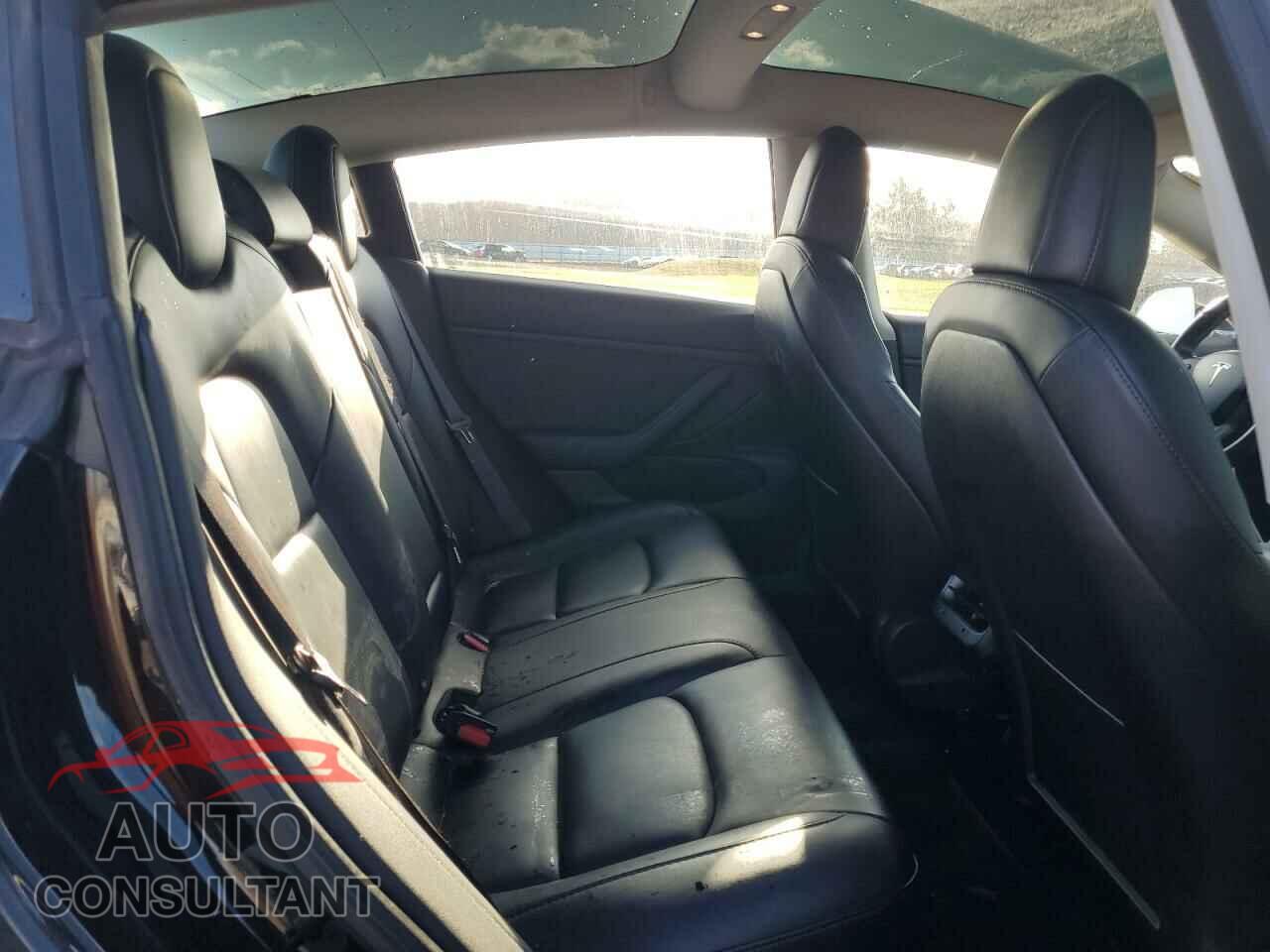 TESLA MODEL 3 2018 - 5YJ3E1EBXJF093045