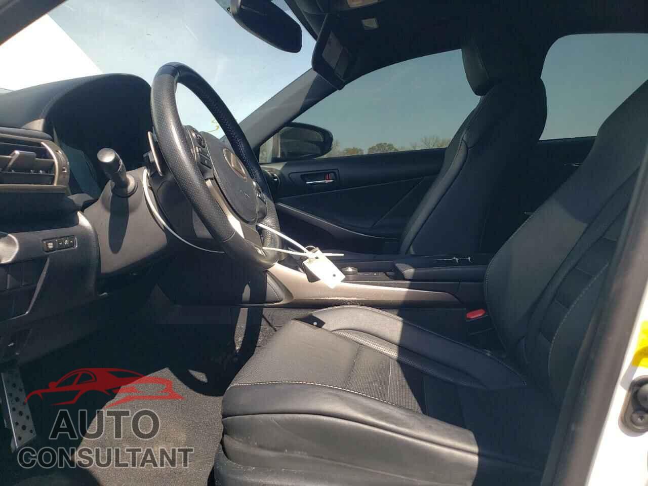 LEXUS IS 2015 - JTHCE1D27F5010020