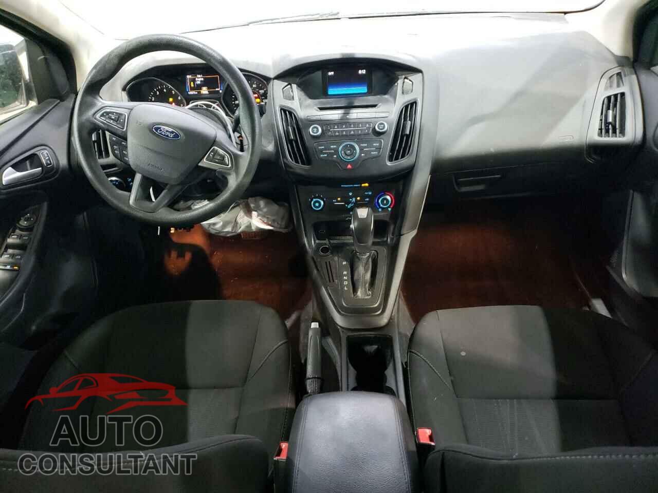 FORD FOCUS 2015 - 1FADP3F25FL250046