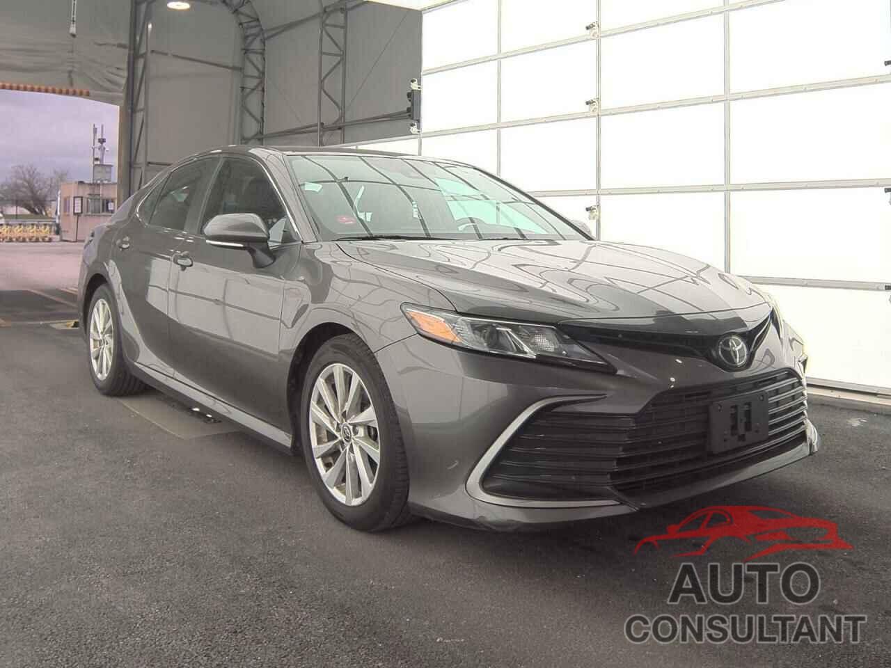 TOYOTA CAMRY 2022 - 4T1R11AK3NU673029