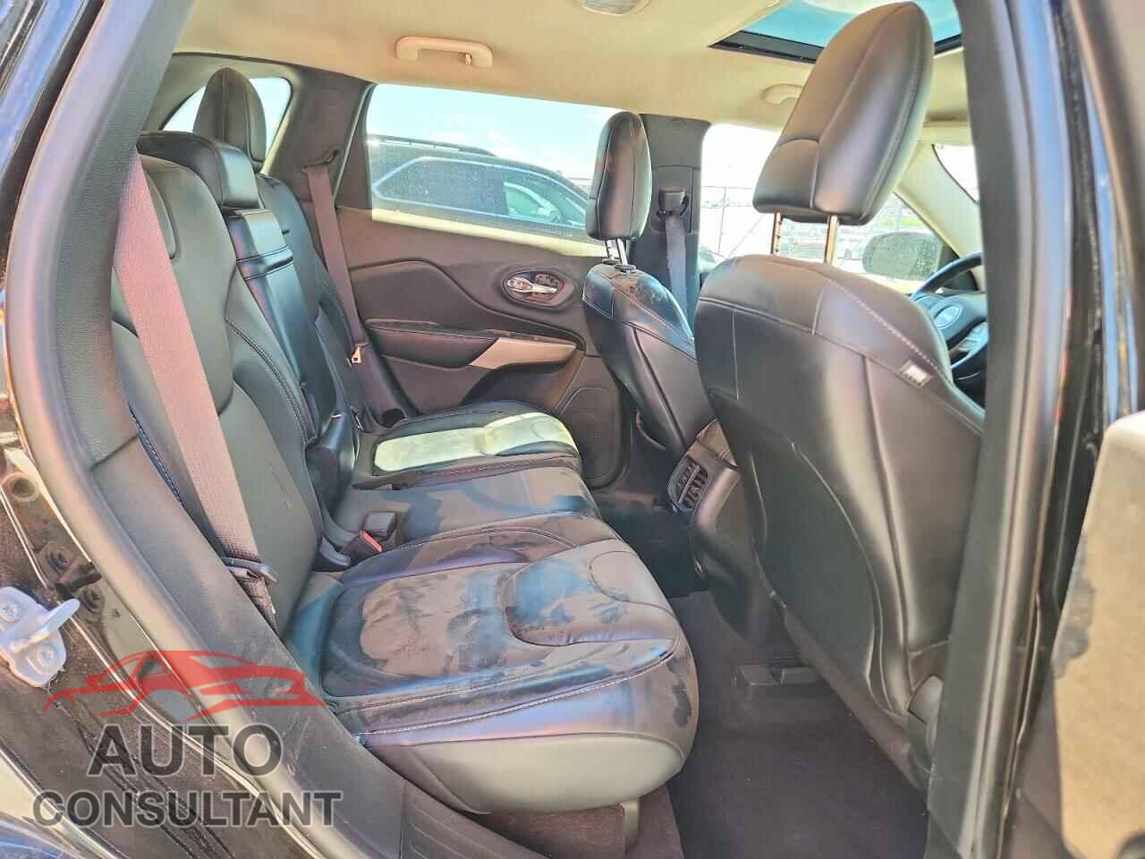 JEEP CHEROKEE 2017 - 1C4PJMDB2HW584554