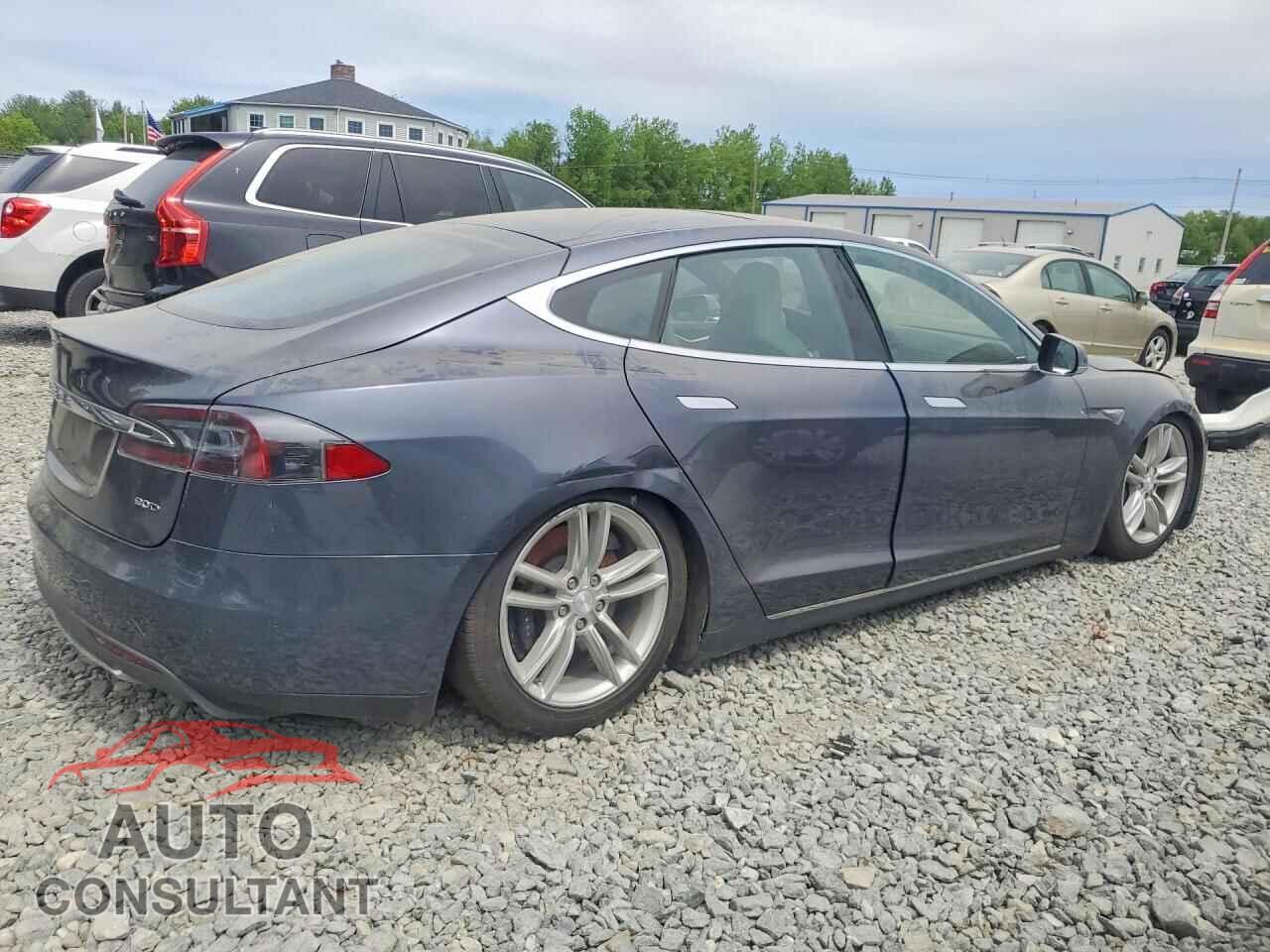 TESLA MODEL S 2015 - 5YJSA1E27FF116845