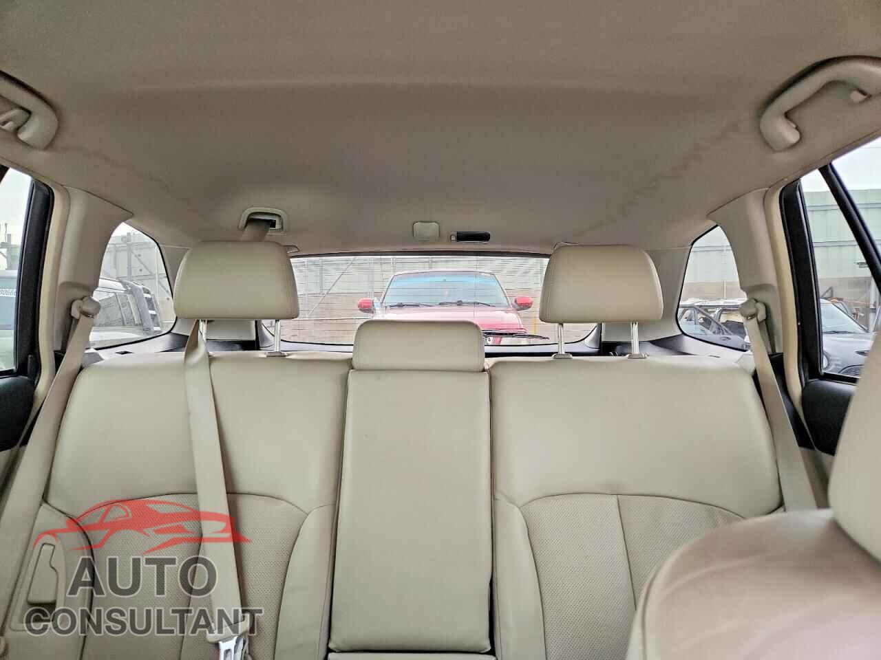 SUBARU OUTBACK 2014 - 4S4BRBLC2E3301399