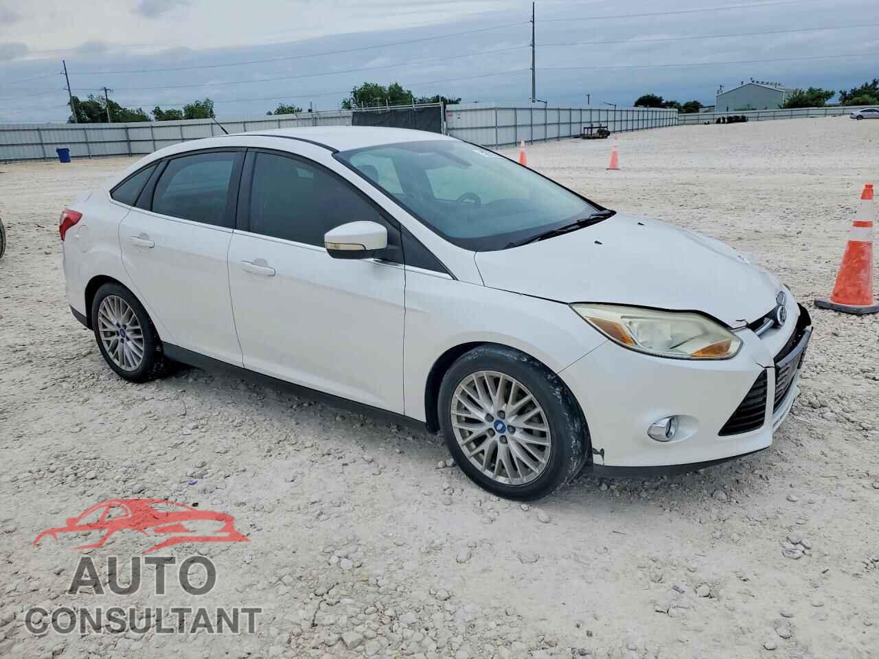 FORD FOCUS 2012 - 1FAHP3H26CL215154