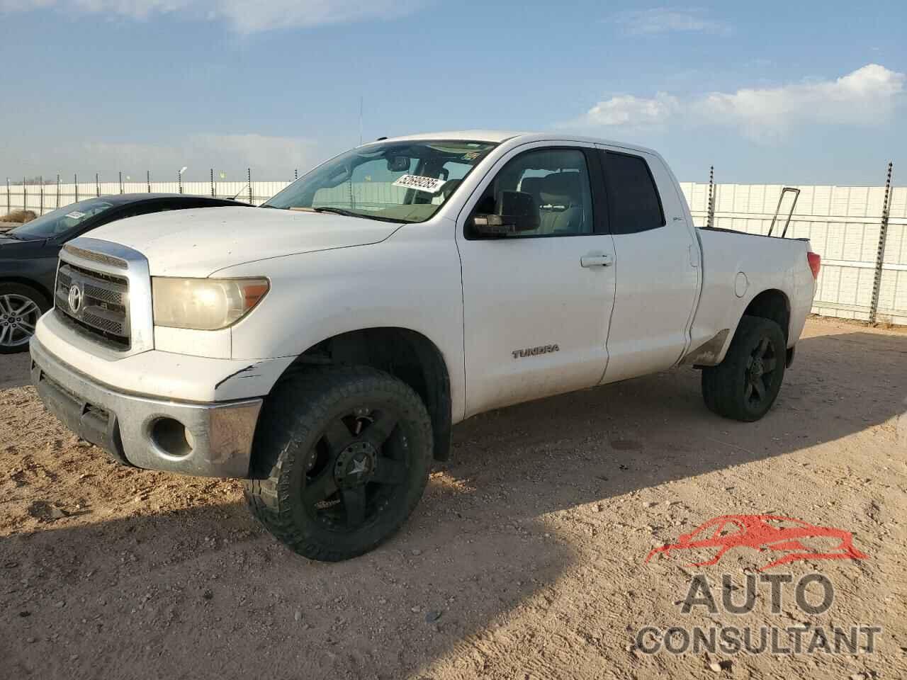 TOYOTA TUNDRA 2011 - 5TFRM5F13BX024179