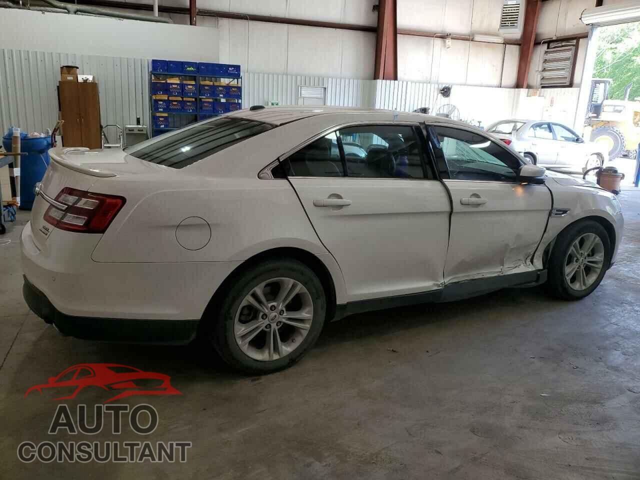 FORD TAURUS 2017 - 1FAHP2E87HG120587