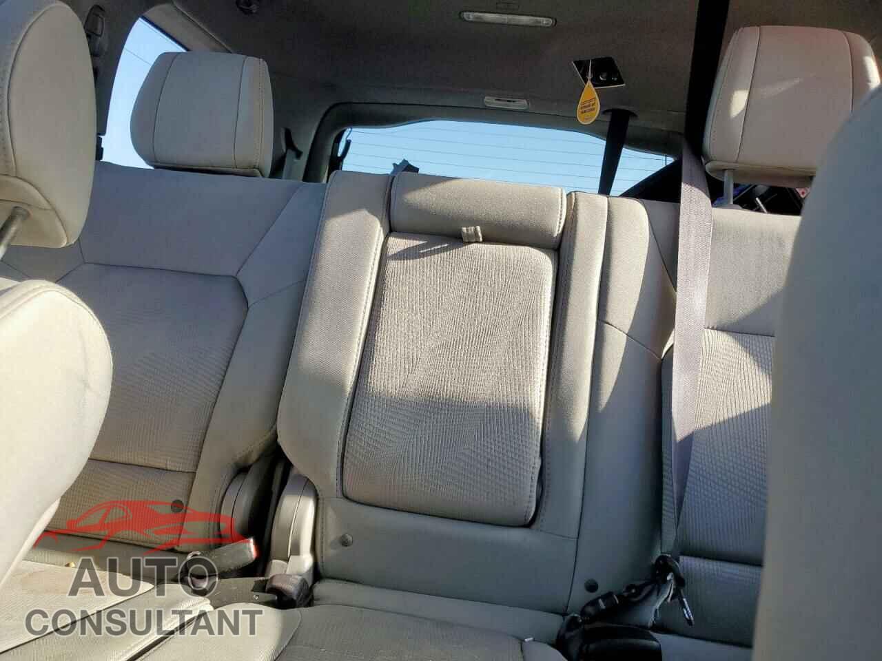 HONDA PILOT 2014 - 5FNYF3H27EB012843