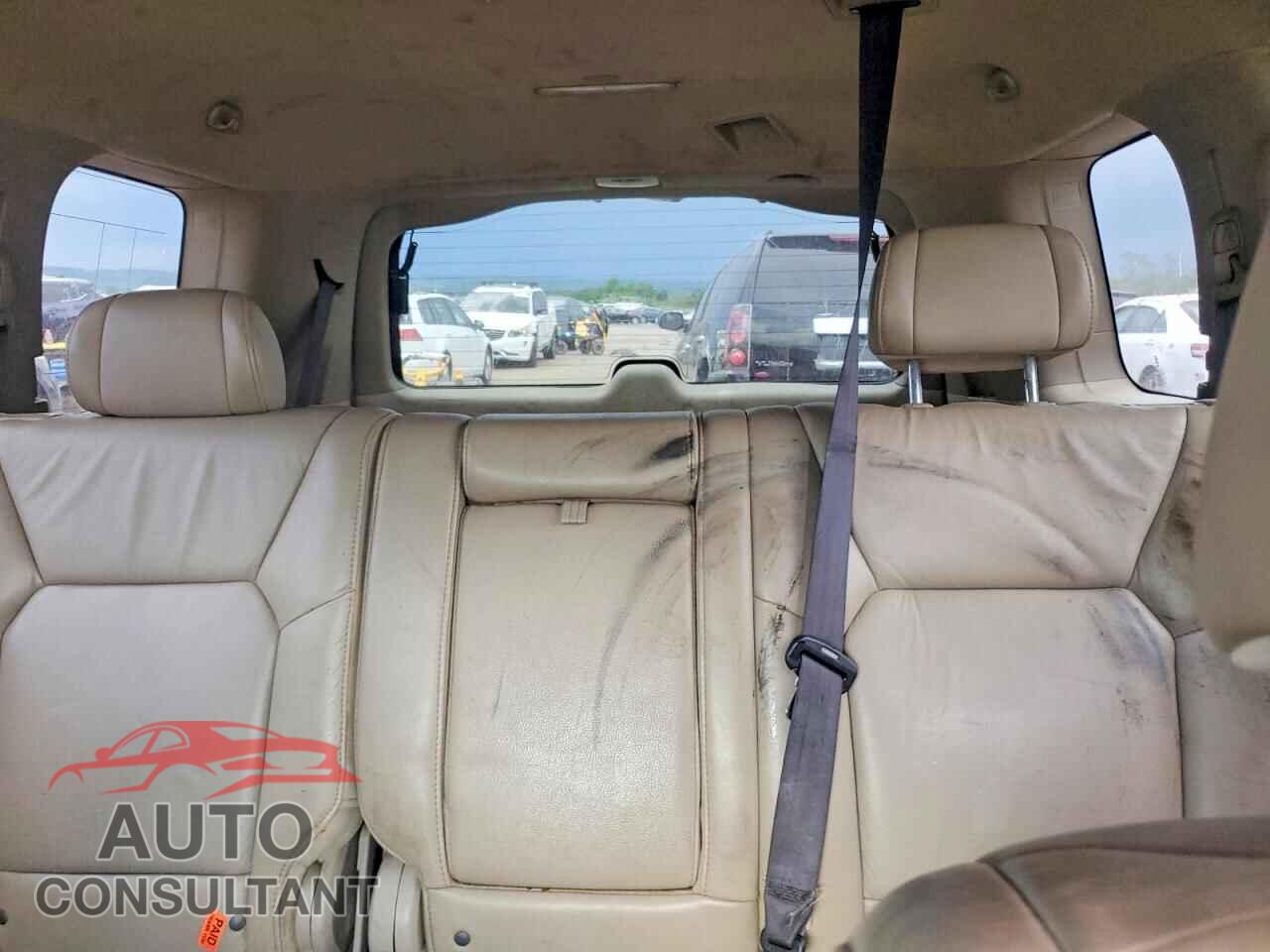 HONDA PILOT 2011 - 5FNYF3H56BB045595