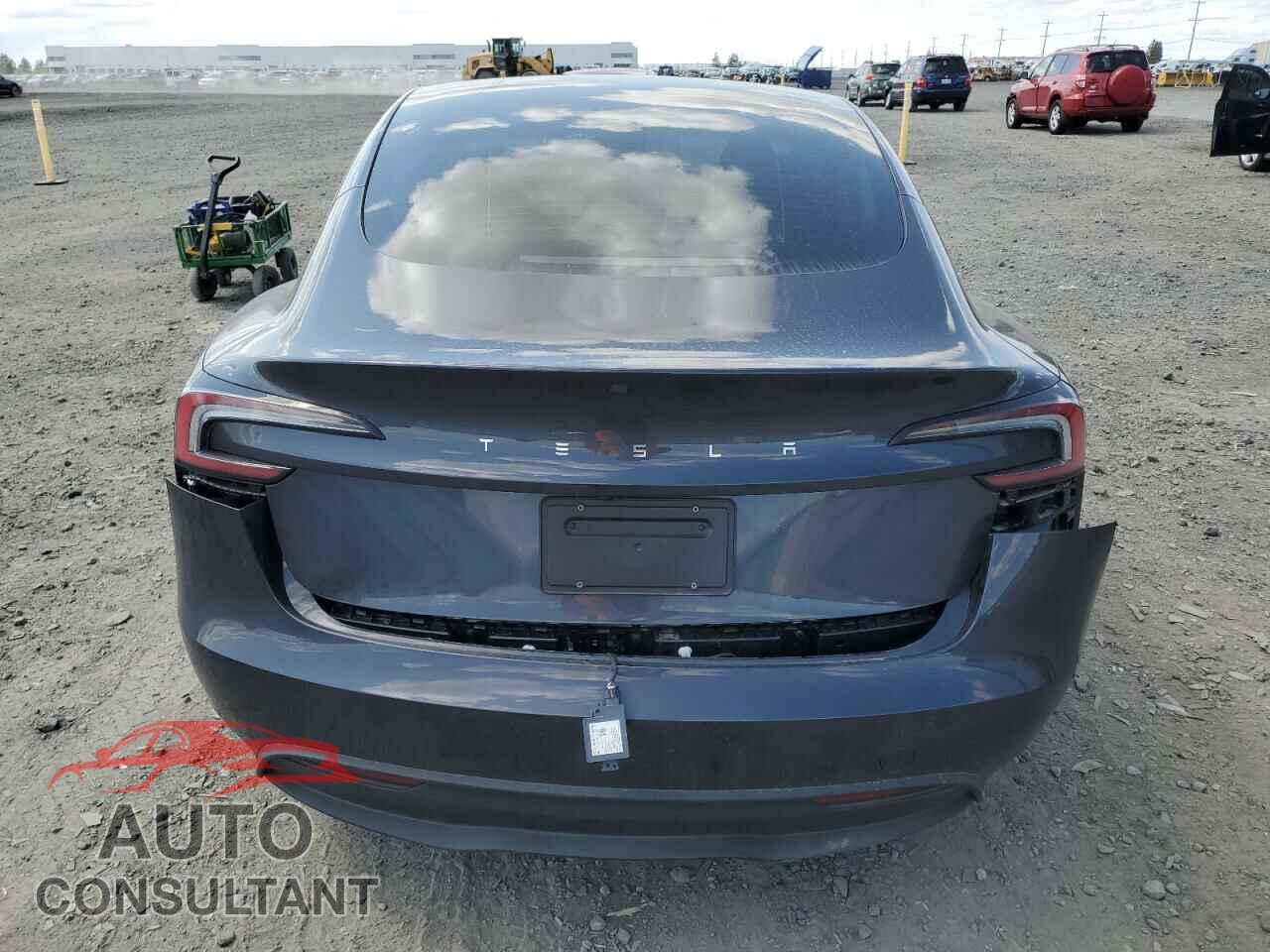 TESLA MODEL 3 2024 - 5YJ3E1EA9RF824518