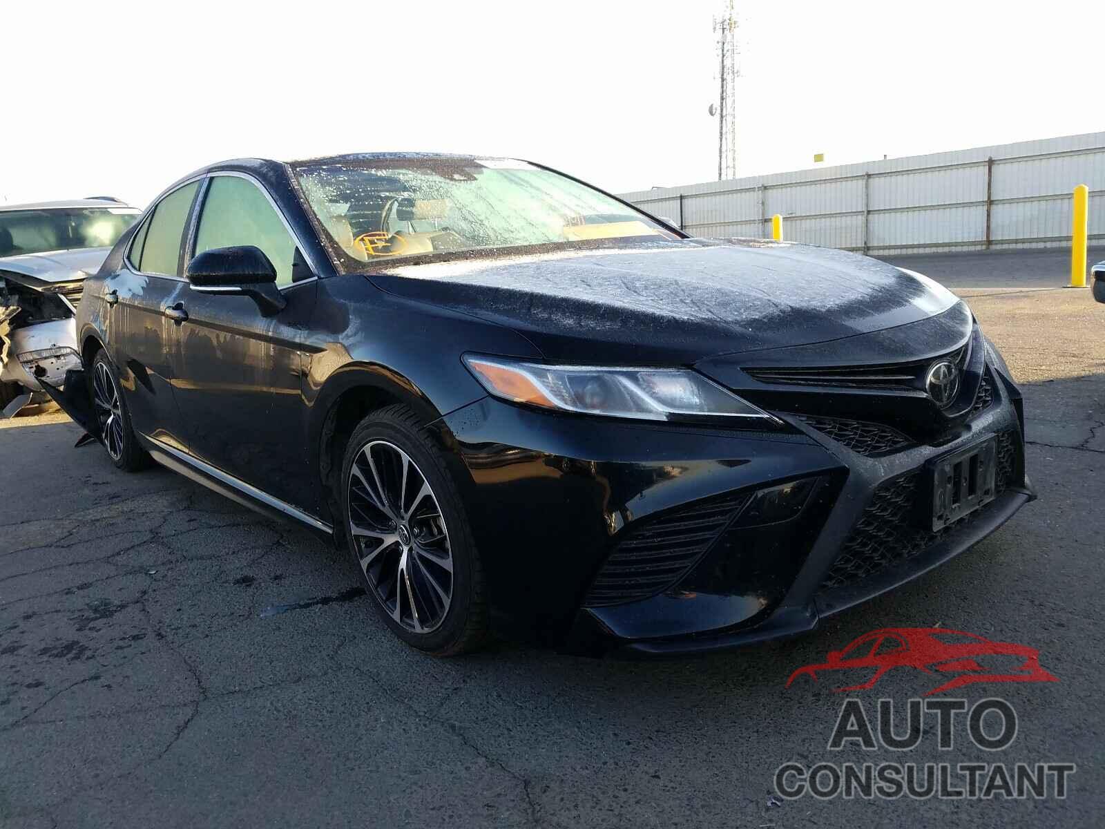 TOYOTA CAMRY 2018 - JTNB11HK5J3050373