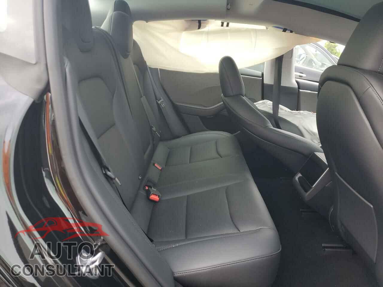 TESLA MODEL 3 2024 - 5YJ3E1EA5RF860464