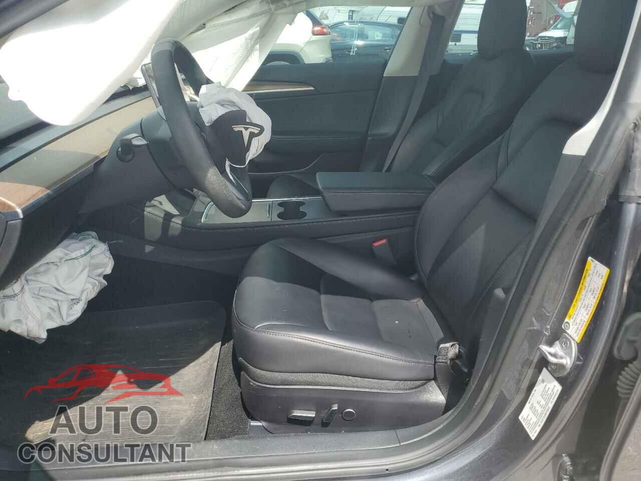 TESLA MODEL 3 2021 - 5YJ3E1EA2MF090667