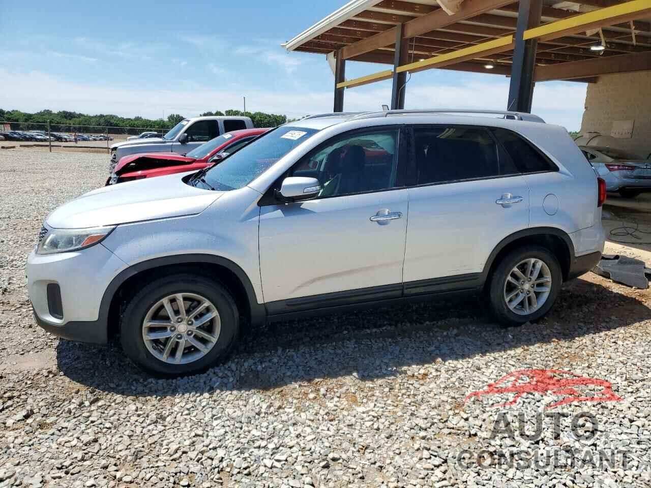 KIA SORENTO 2015 - 5XYKT4A73FG622923