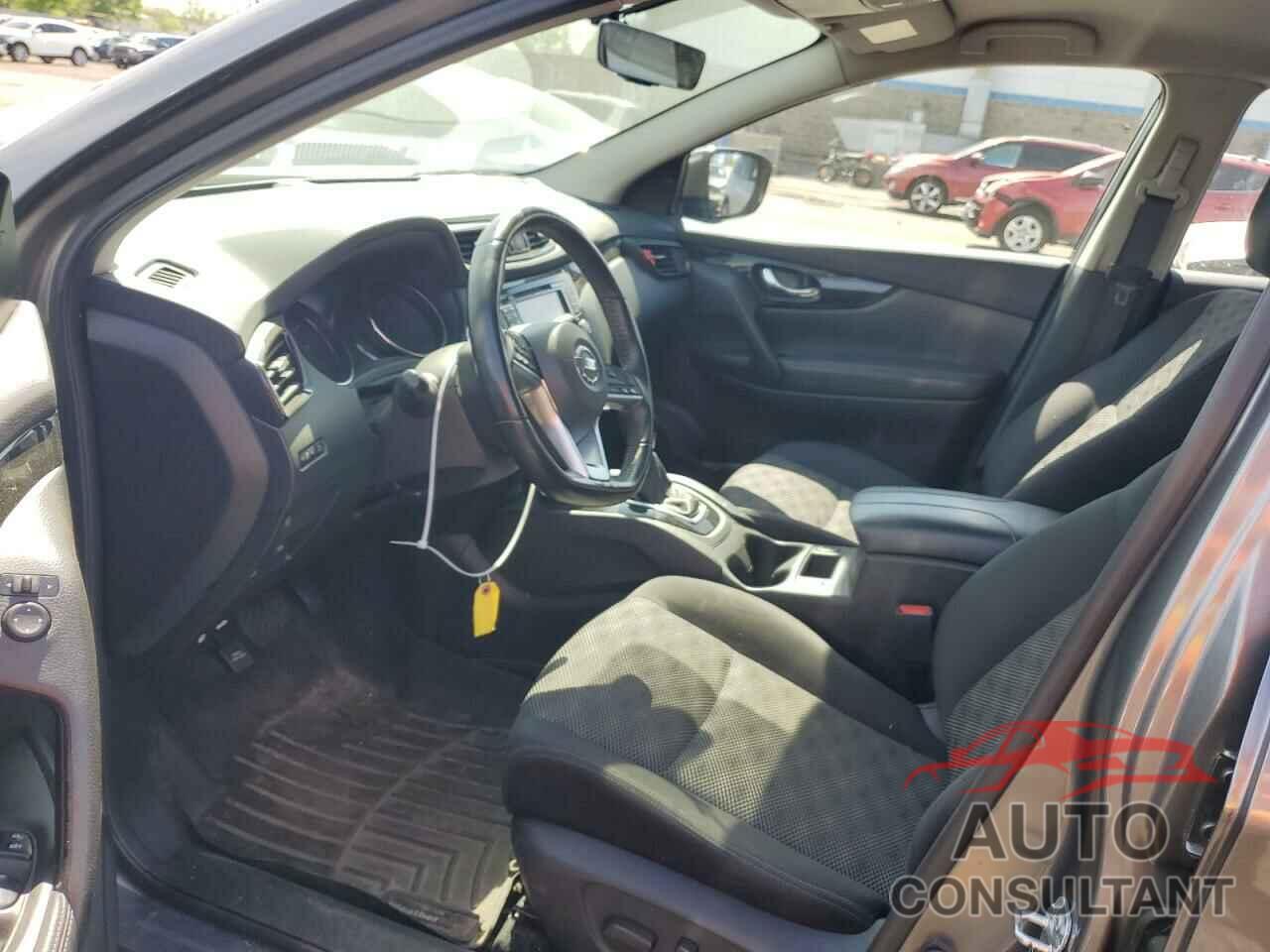 NISSAN ROGUE 2017 - JN1BJ1CR9HW112085
