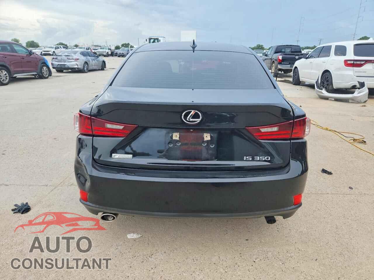 LEXUS IS 2015 - JTHBE1D22F5020482