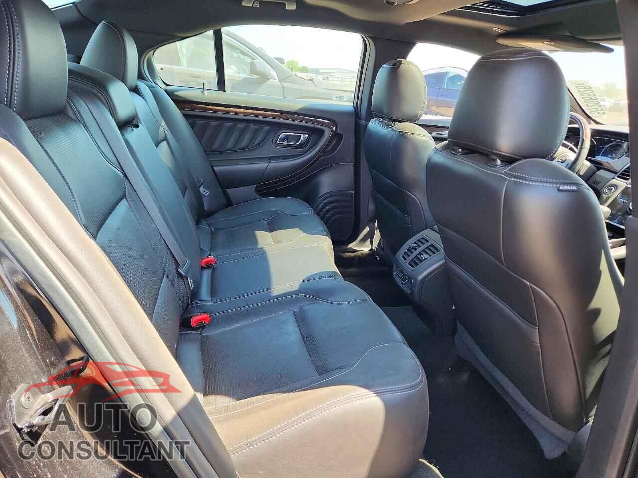 FORD TAURUS 2018 - 1FAHP2F8XJG126307