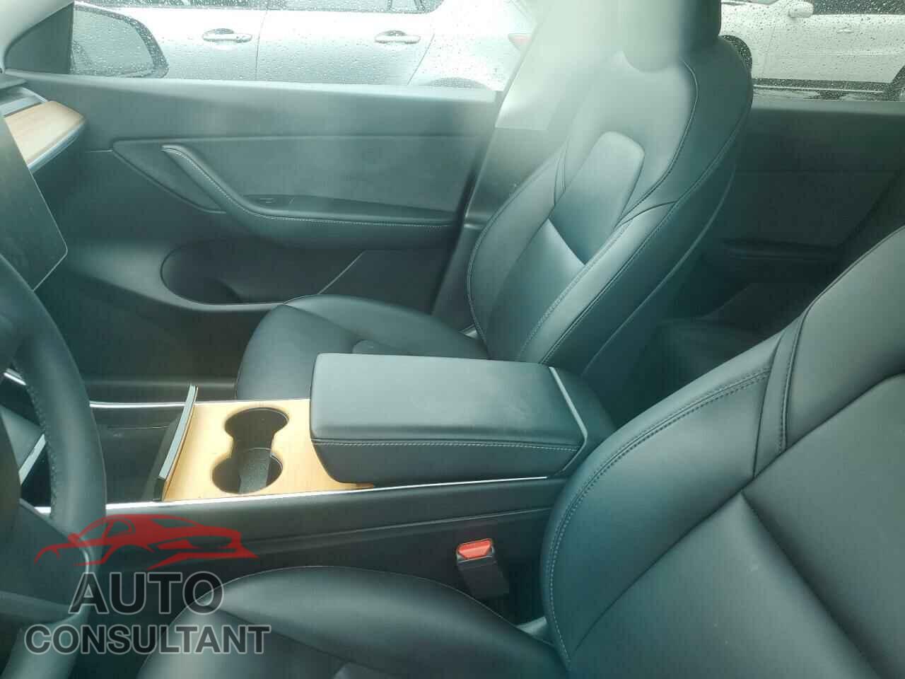 TESLA MODEL Y 2020 - 5YJYGDEEXLF058407