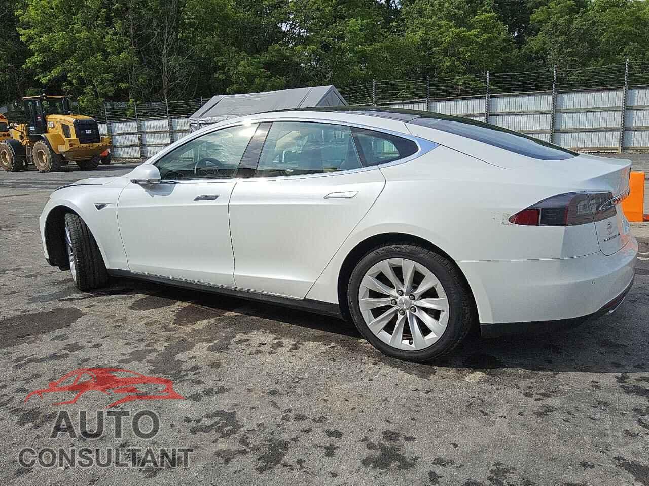 TESLA MODEL S 2013 - 5YJSA1CN1DFP27626