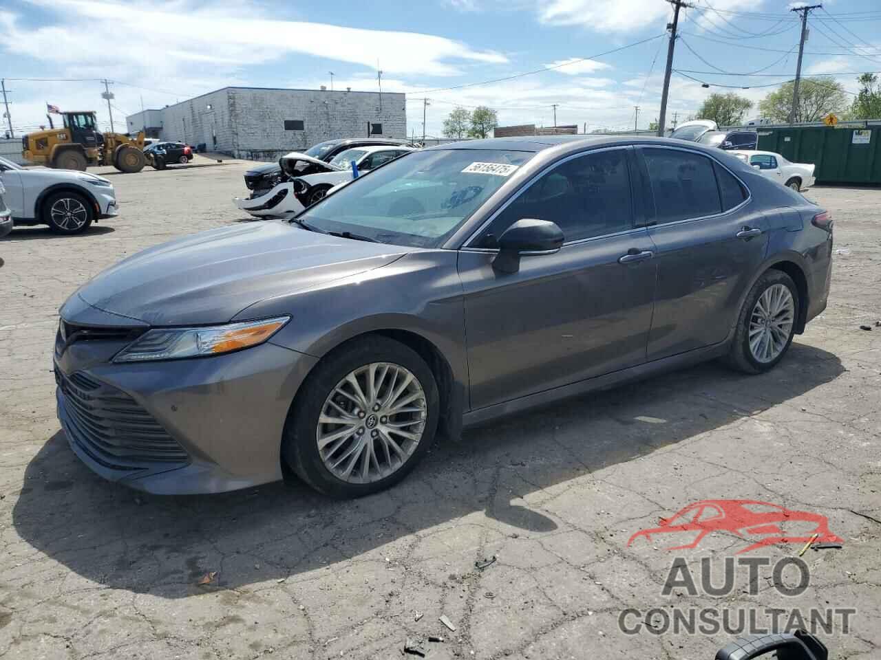 TOYOTA CAMRY 2018 - 4T1B11HK5JU030795