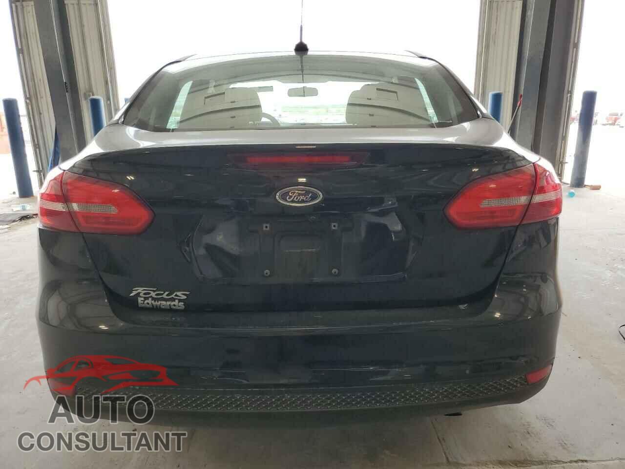 FORD FOCUS 2017 - 1FADP3E26HL342481