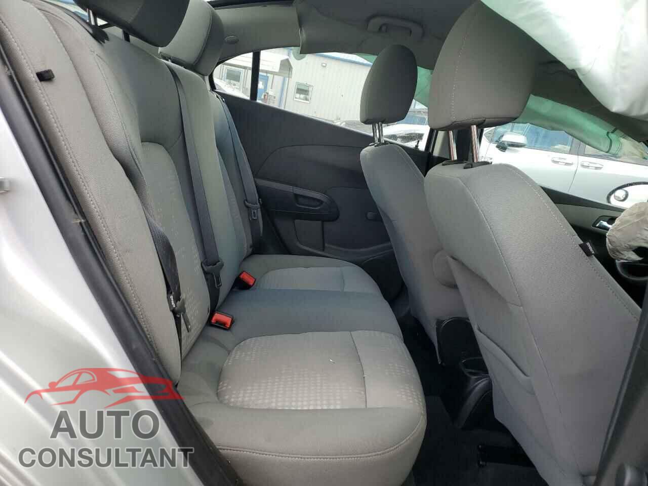 CHEVROLET SONIC 2013 - 1G1JA5SG6D4196039