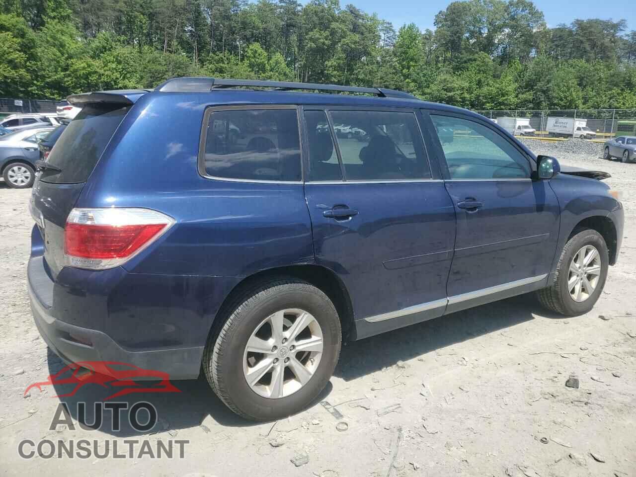 TOYOTA HIGHLANDER 2013 - 5TDBK3EH8DS239592