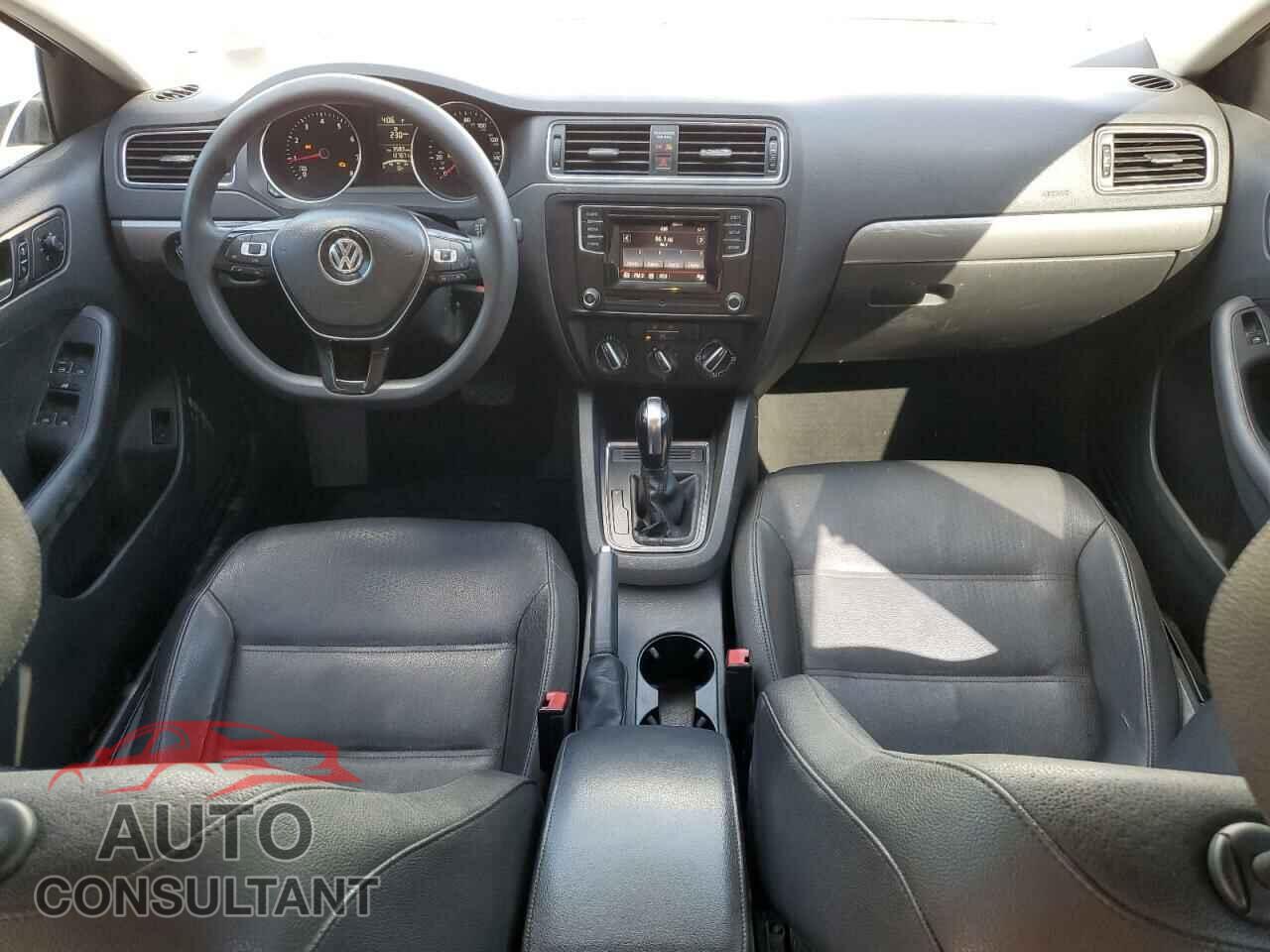 VOLKSWAGEN JETTA 2017 - 3VW2B7AJ4HM389962