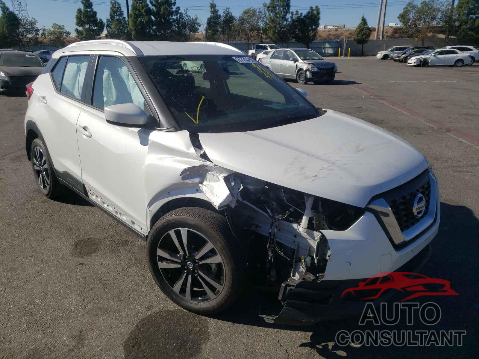 NISSAN KICKS 2018 - 3N1CP5CU2JL535312