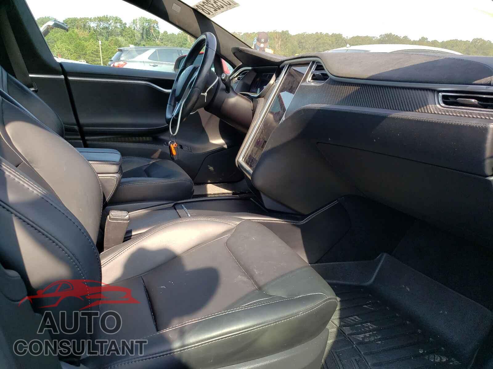 TESLA MODEL S 2016 - 5YJSA1E40GF153853