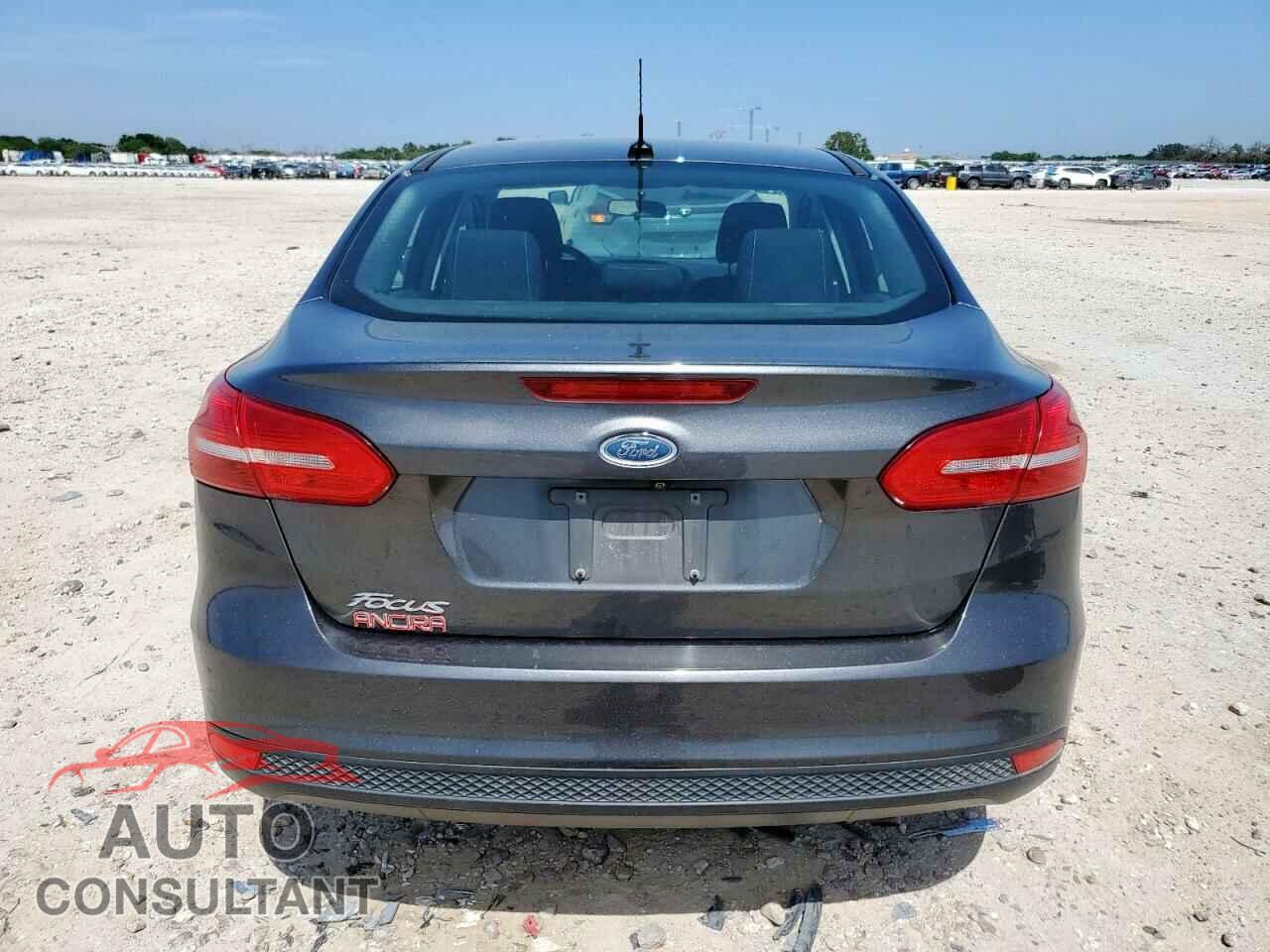 FORD FOCUS 2018 - 1FADP3E21JL277108