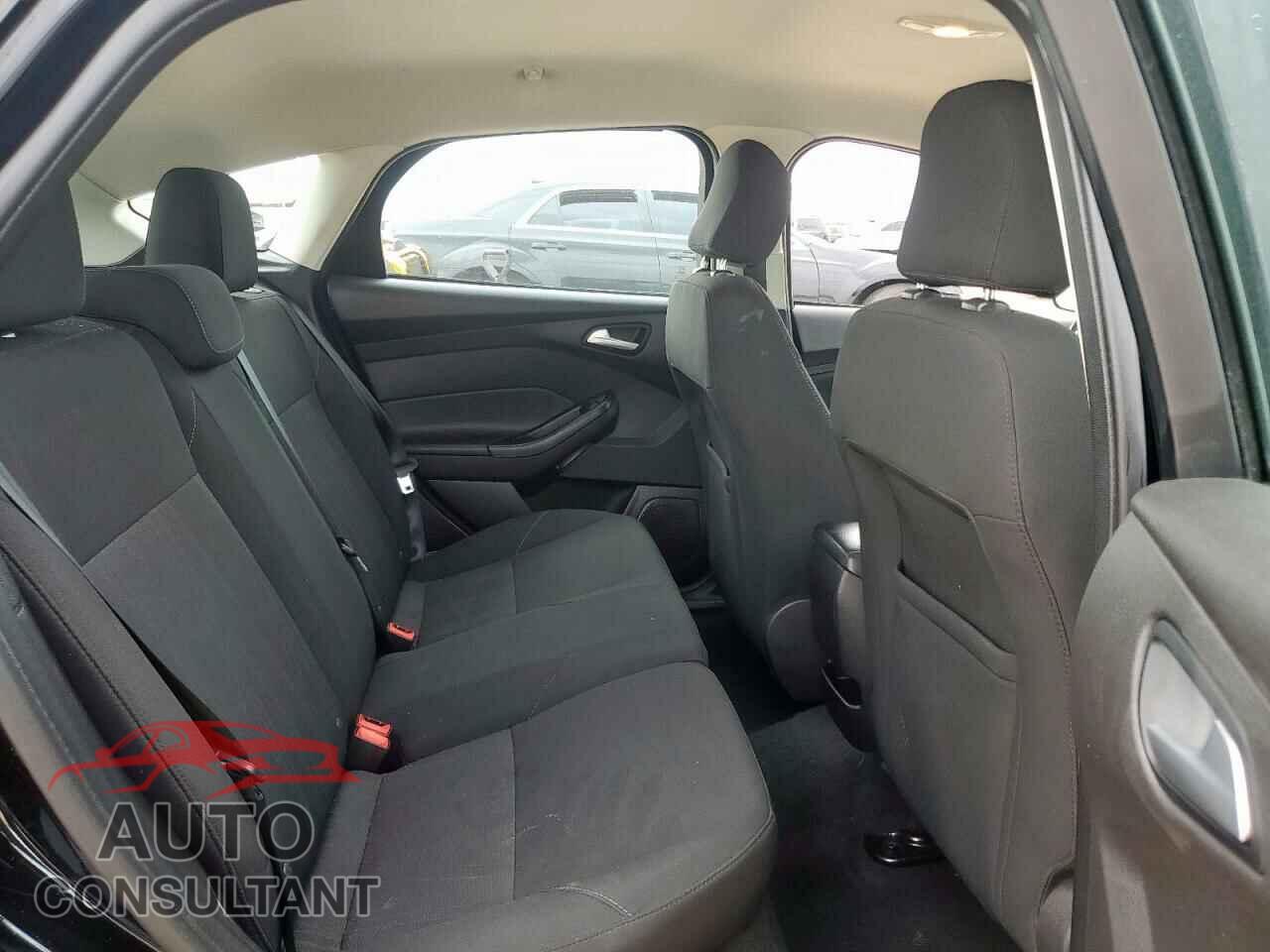 FORD FOCUS 2017 - 1FADP3K2XHL220565