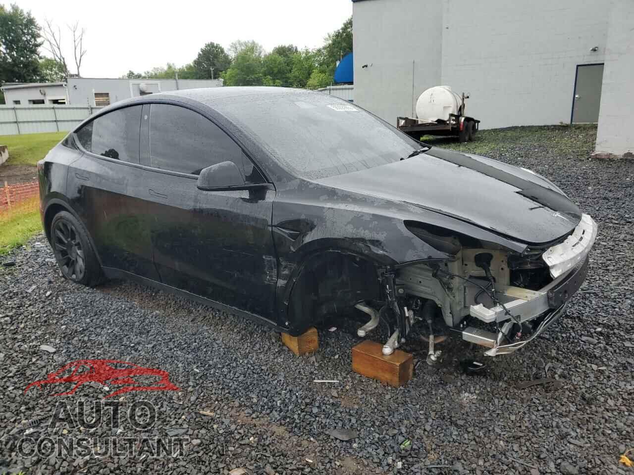TESLA MODEL Y 2021 - 5YJYGDEEXMF129543