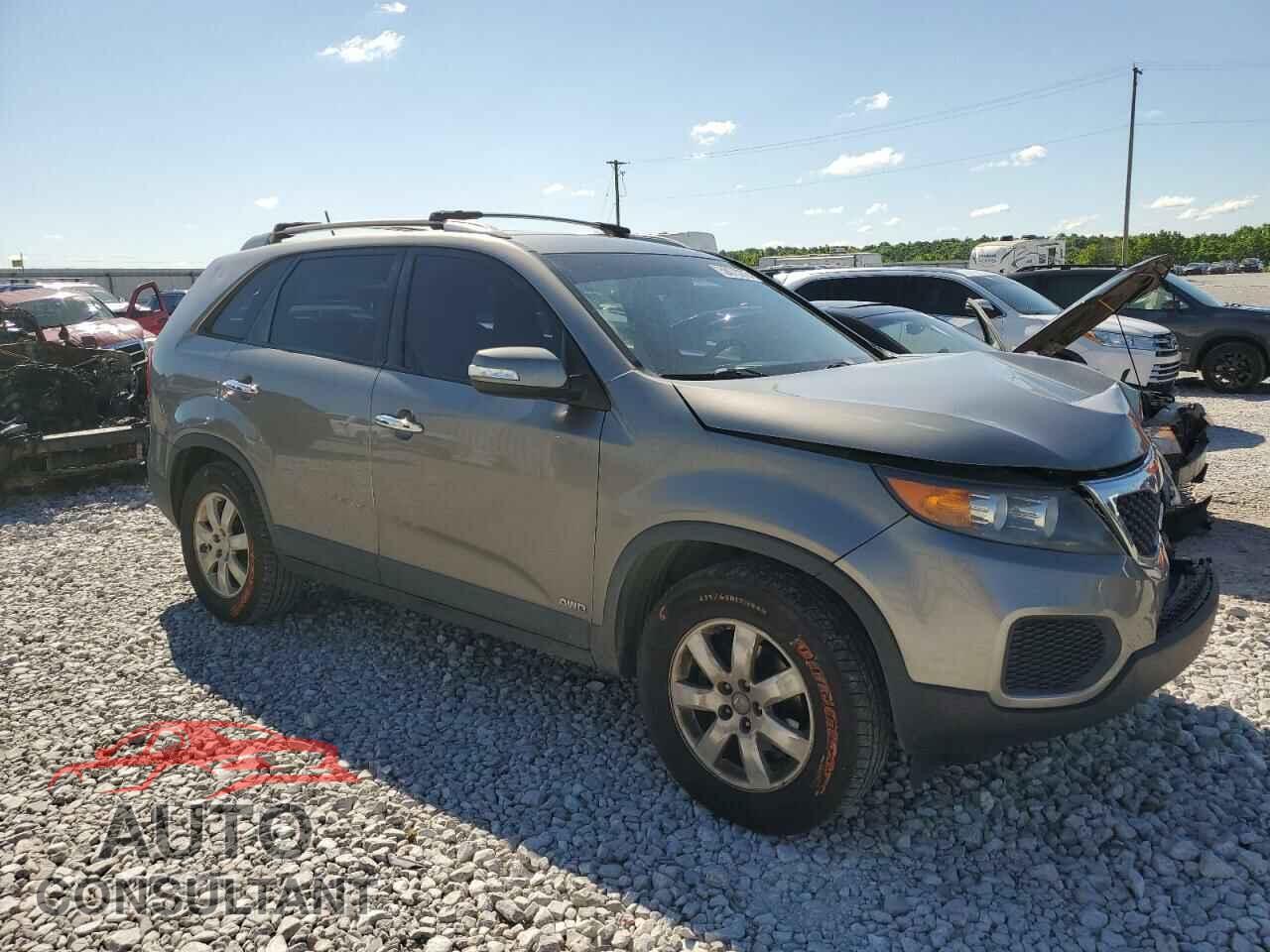 KIA SORENTO 2013 - 5XYKTDA23DG323563