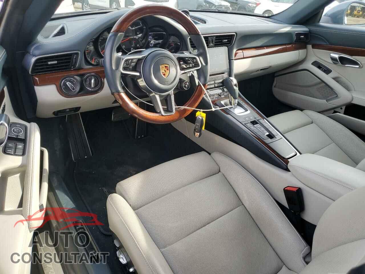 PORSCHE 911 2018 - WP0CA2A95JS138268