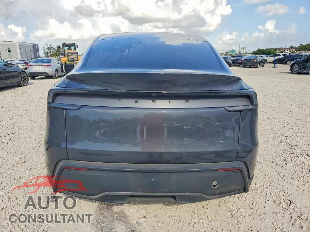 TESLA MODEL Y 2026 - 7SAYGDED5TA476882
