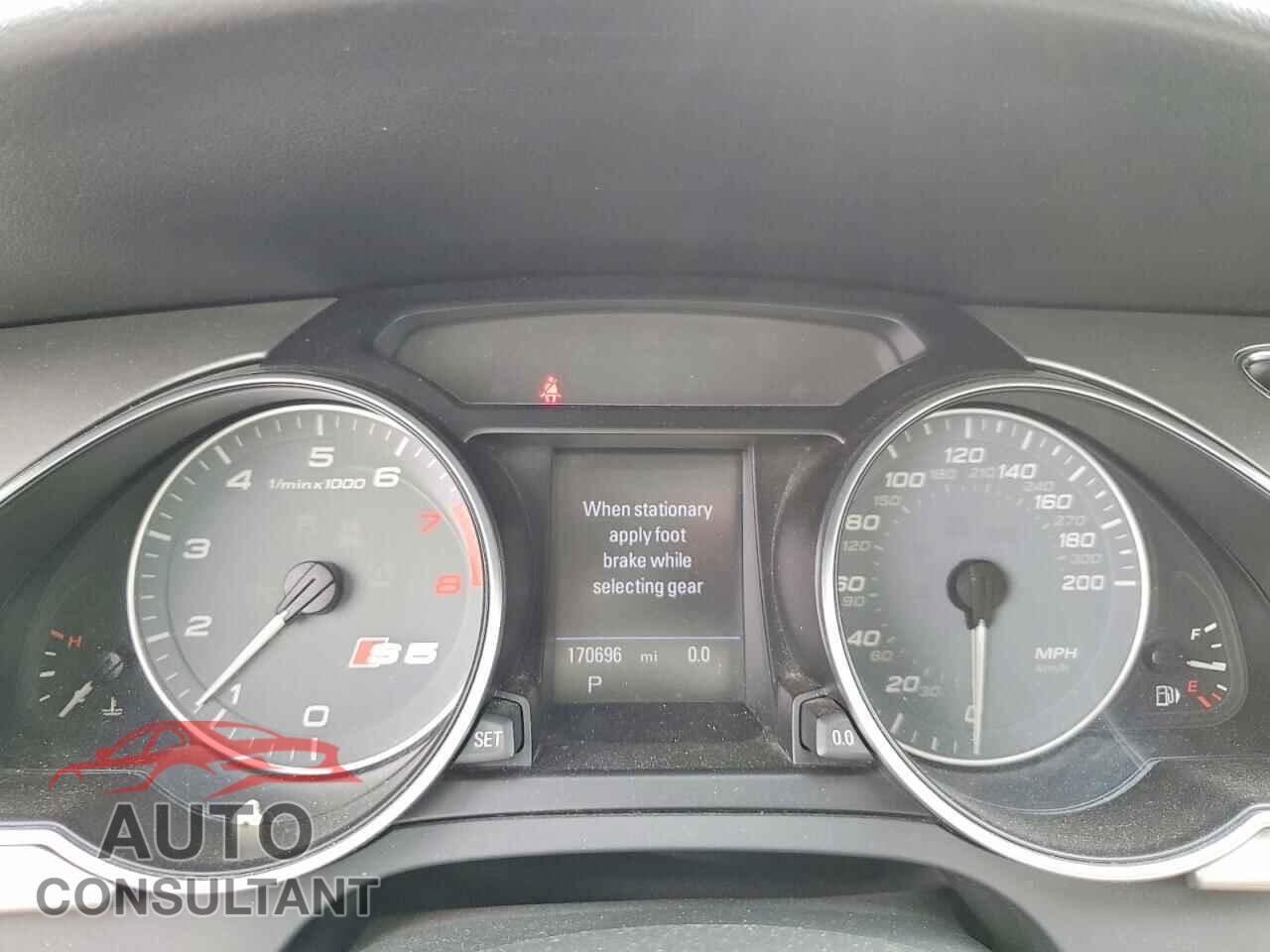 AUDI S5/RS5 2009 - WAURV78TX9A046875