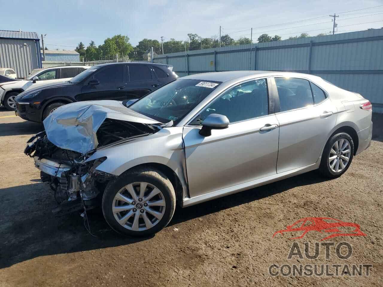 TOYOTA CAMRY 2018 - 4T1B11HK6JU069802