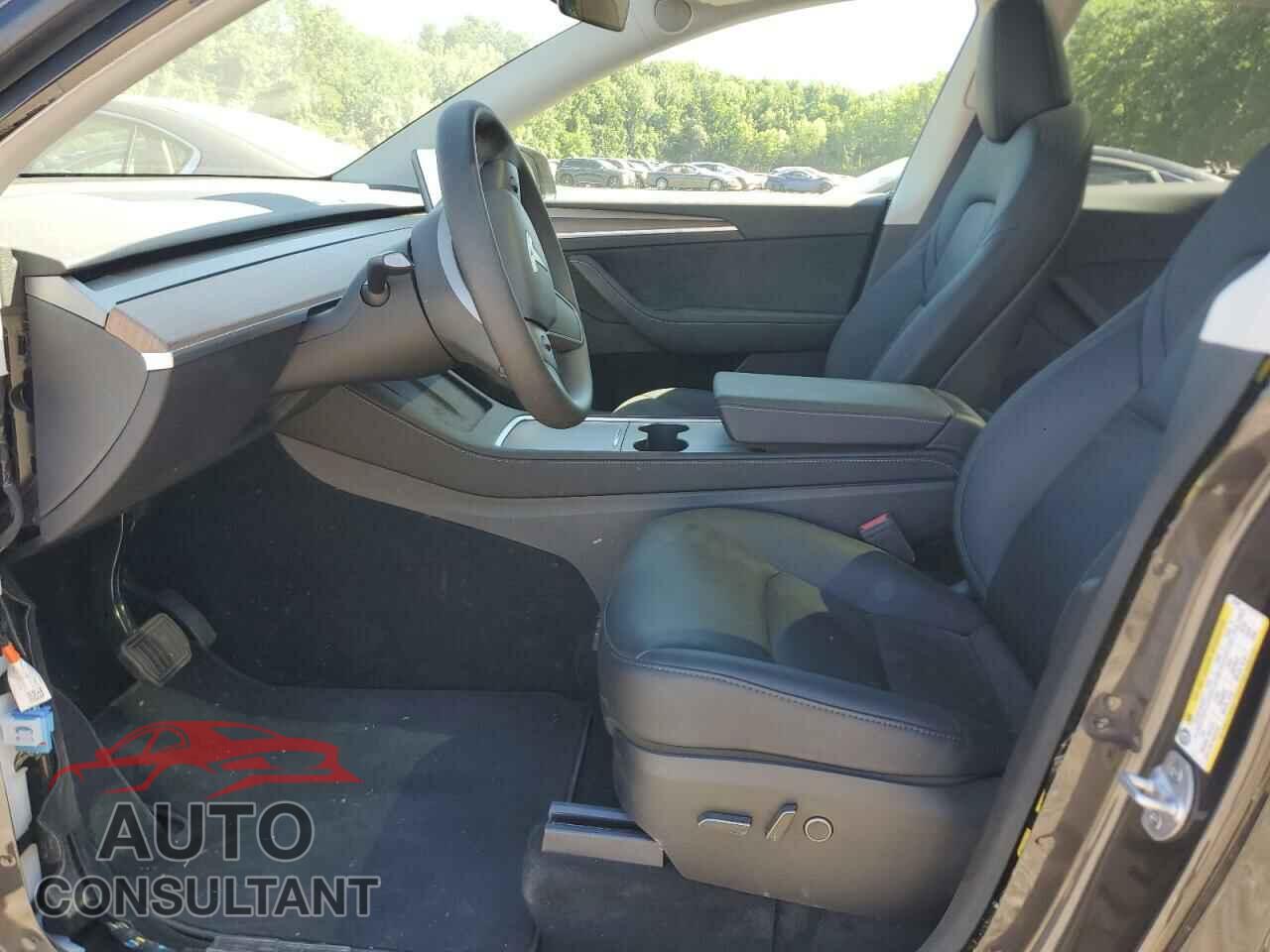 TESLA MODEL Y 2024 - 7SAYGDEE6RF031927